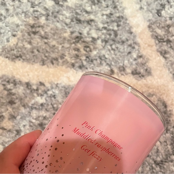 NWT Victoria secret candle blushing bubbly - Picture 9 of 11
